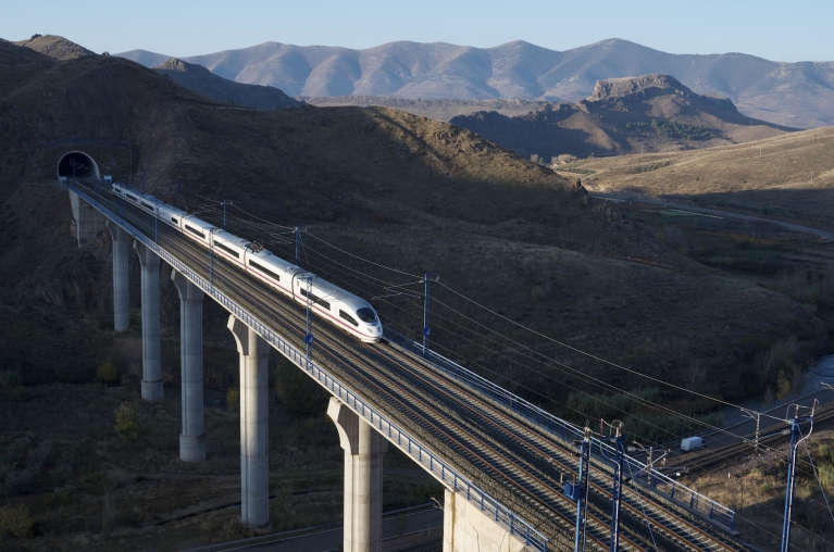 ave_high-speed_train_crossing_bridge_saragossa_spain