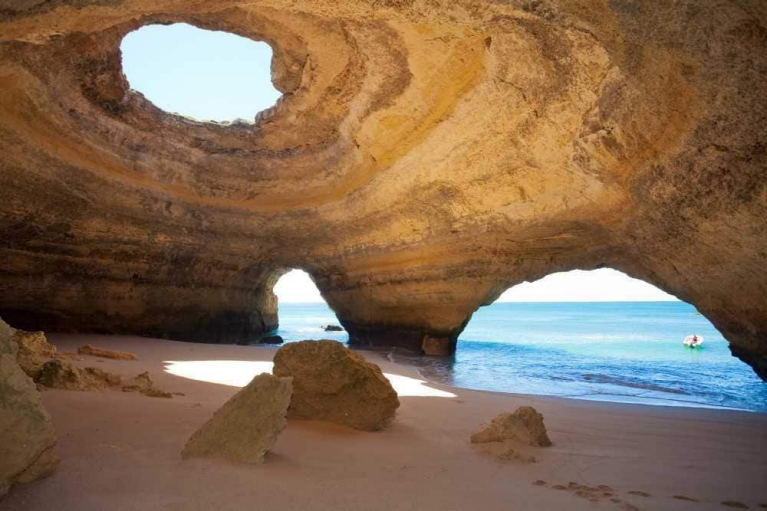 sea_caves_algarve_benagil